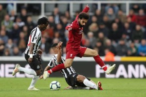  萨拉赫伤愈复出破门，利物浦险胜纽卡斯尔  