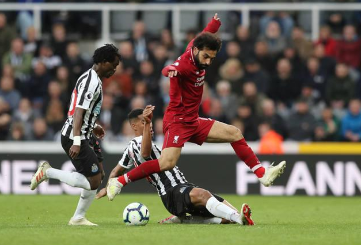  萨拉赫伤愈复出破门，利物浦险胜纽卡斯尔  